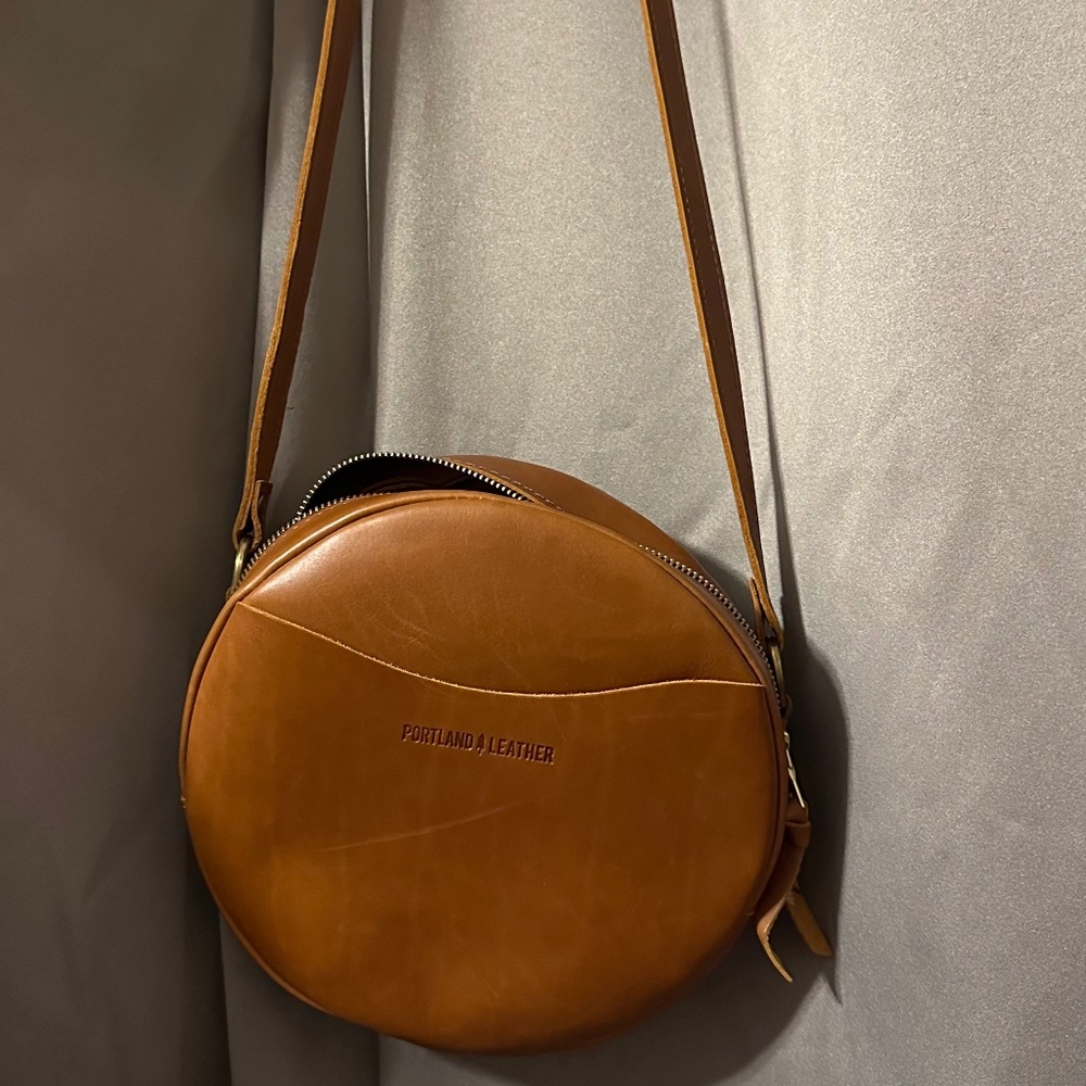 Portland Leather Large Circle Crossbody